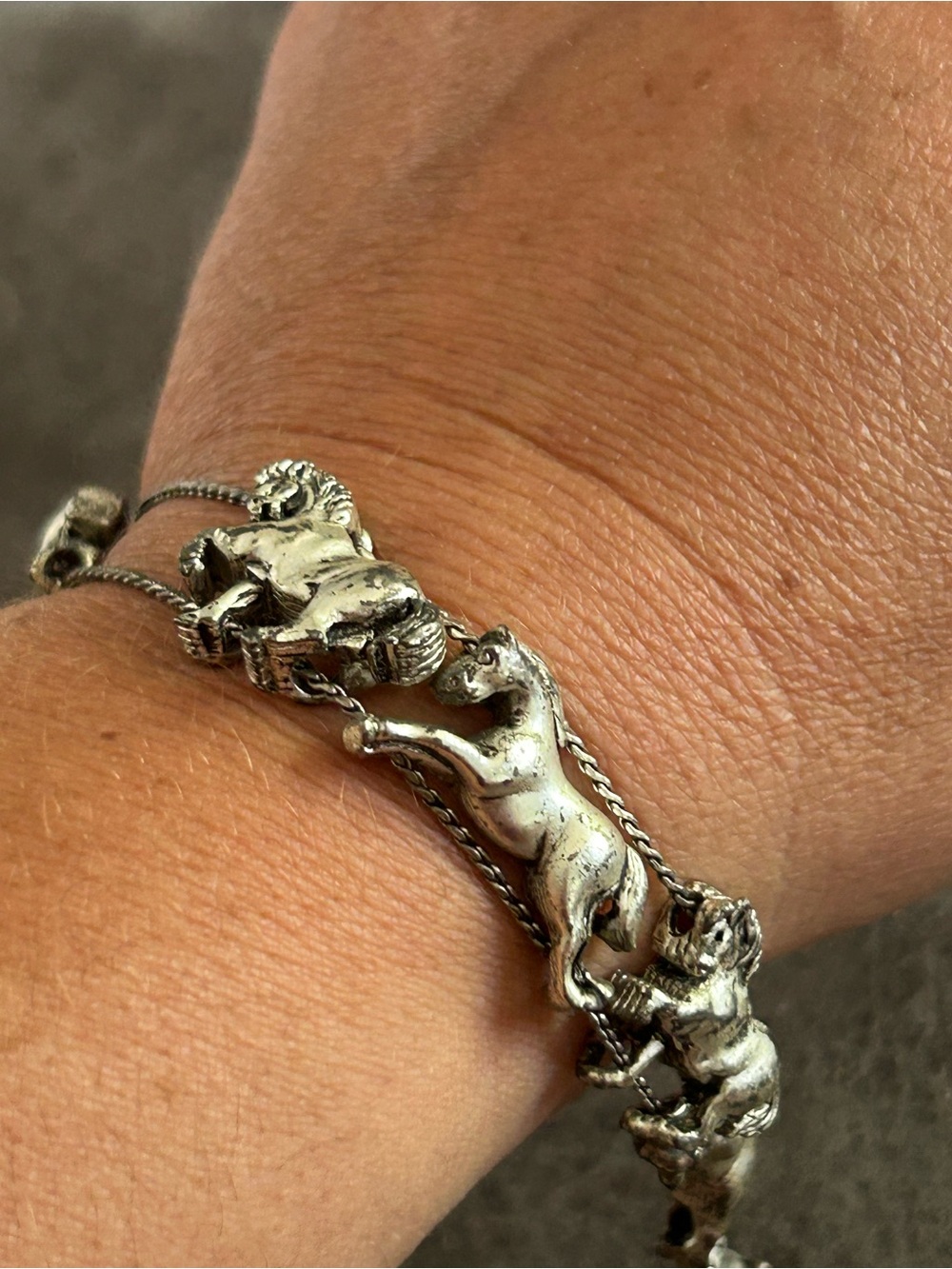 ETRUSCAN charm -Color Horse Link Bracelet VTG